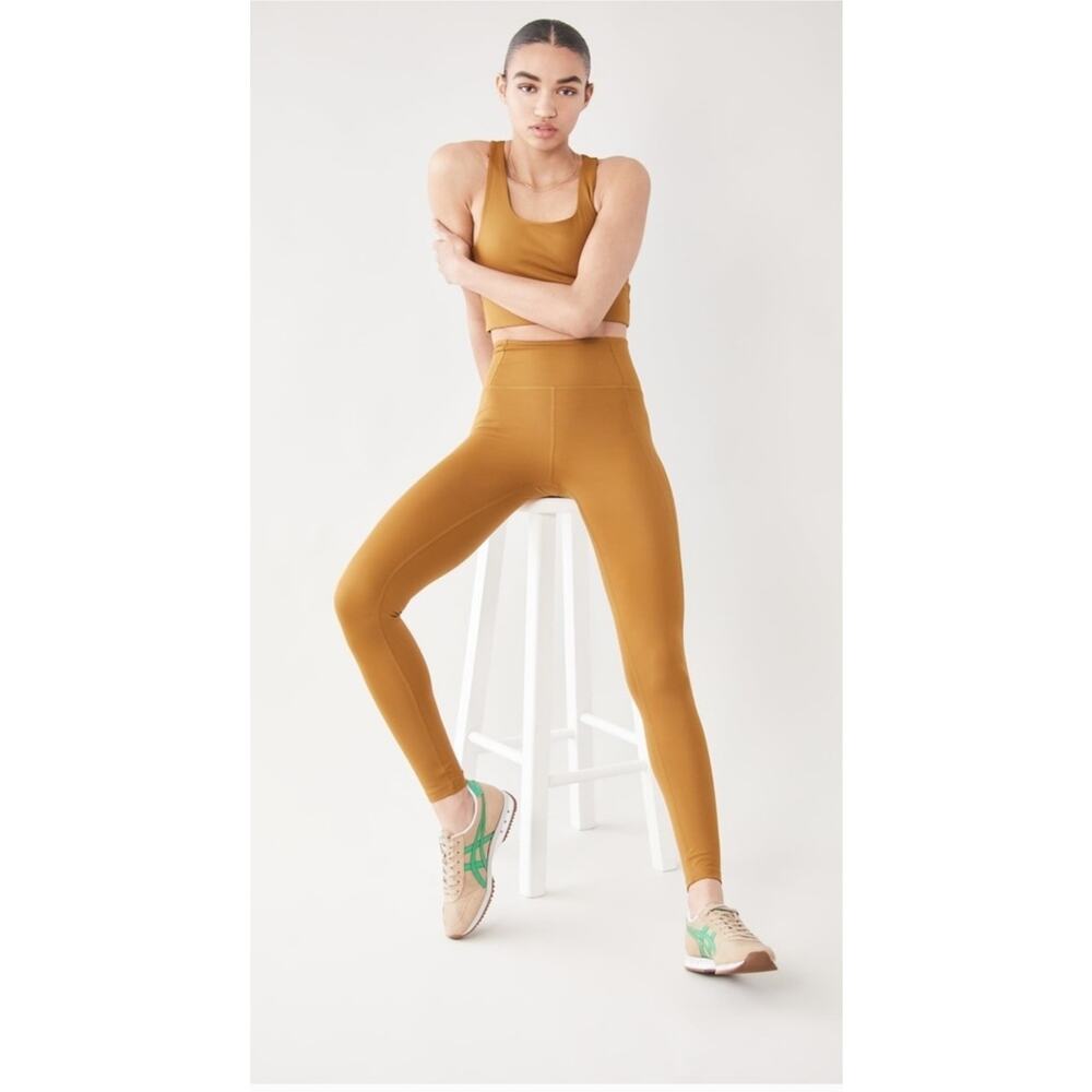 Girlfriend Collective Earth Compressive High-Rise Legging

Size medium‎